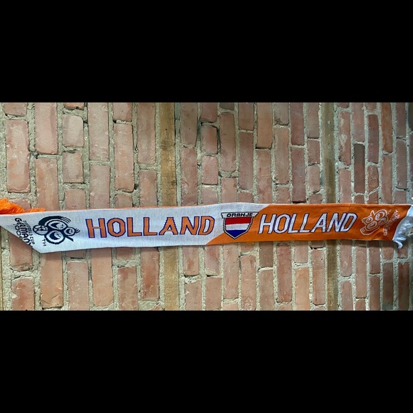 Official FIFA World cup scarf never worn - Picture 3 of 4